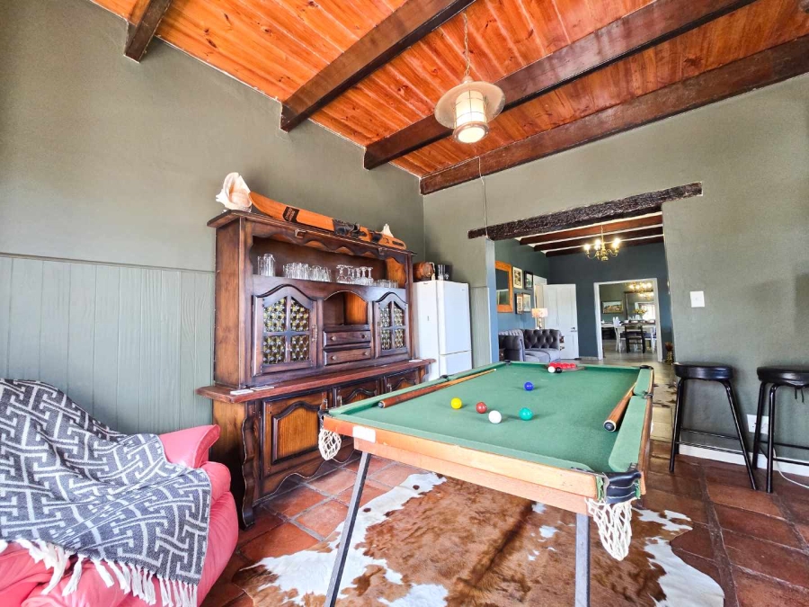 8 Bedroom Property for Sale in Stilbaai Oos Western Cape